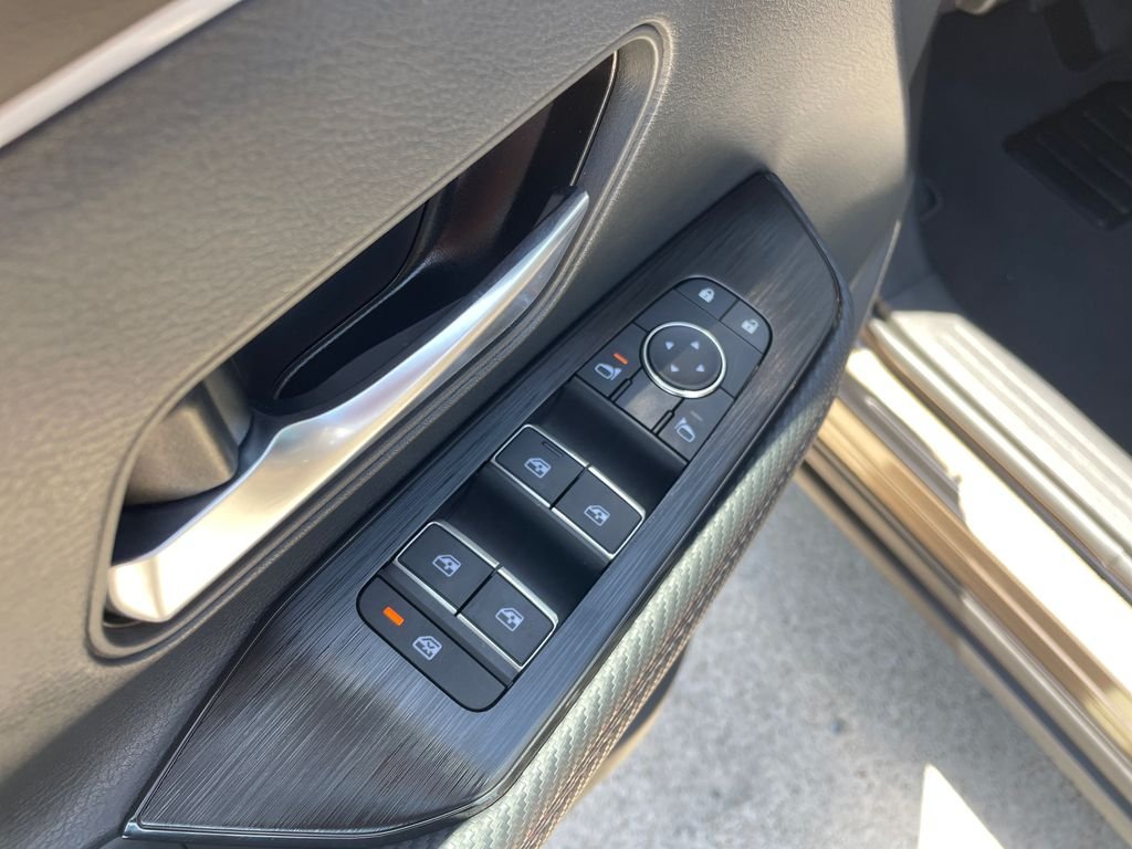 Used 2025 Brown Nissan SR image 11