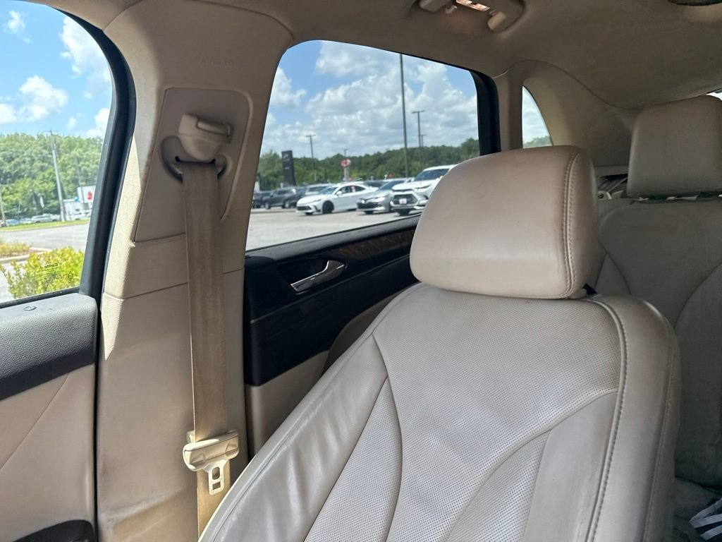 Used 2017  Lincoln Reserve image 5