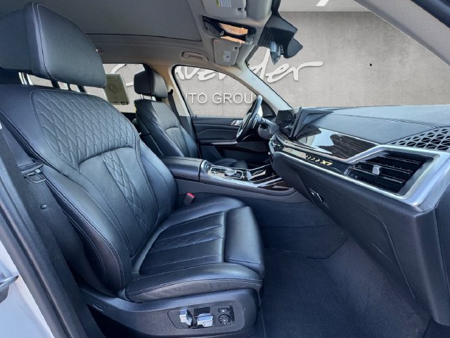 Used 2023 White BMW xDrive40i image 24