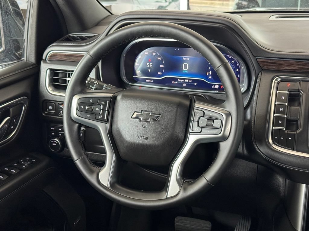 Used 2023 Black Chevrolet Z71 image 29