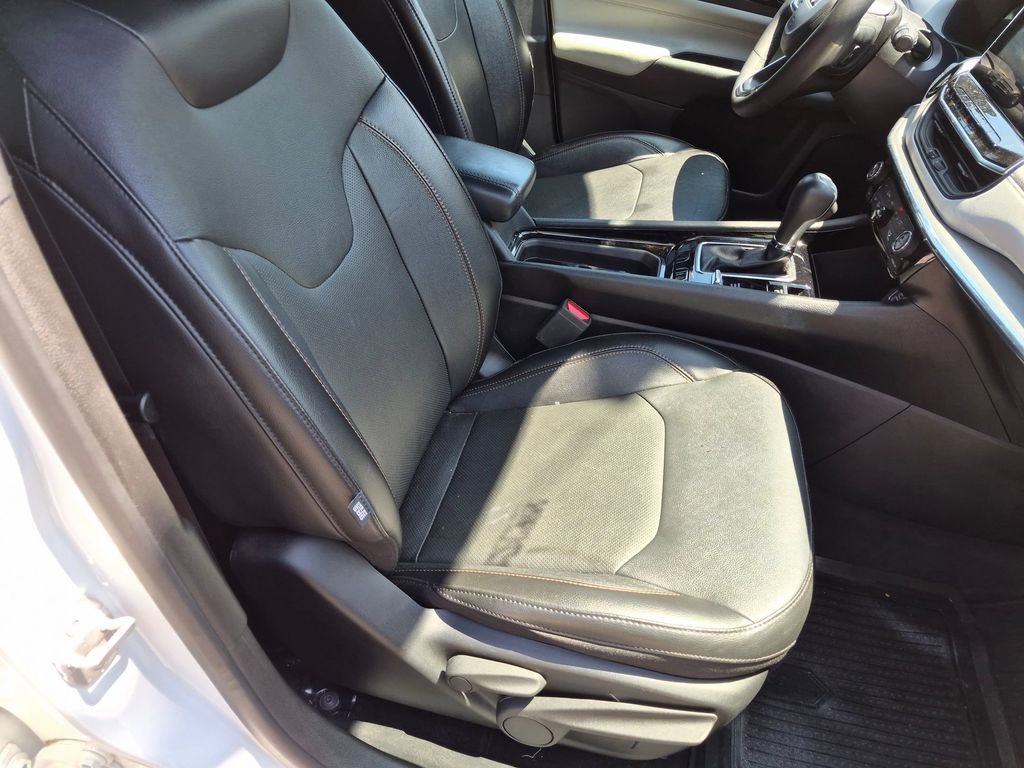 Used 2023 White Jeep Limited image 24