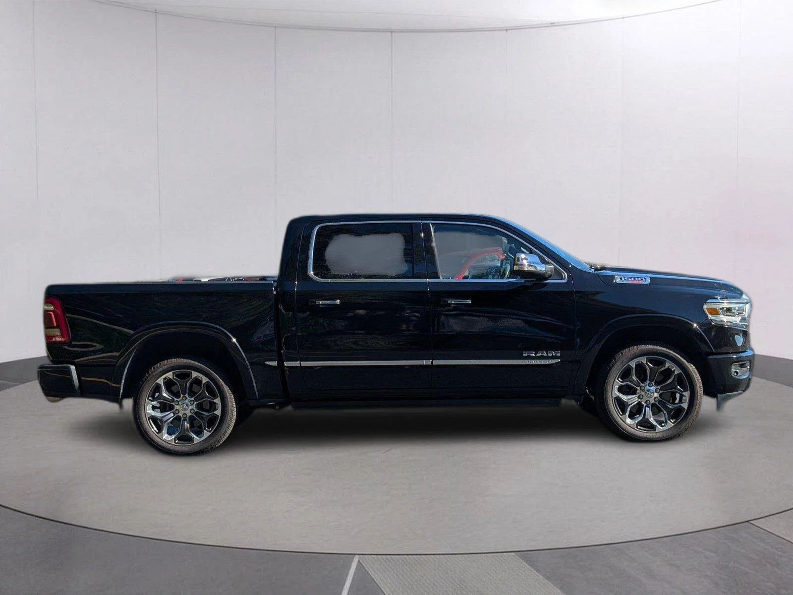Used 2020 Diamond Black Crystal Pearlcoat Ram Limited image 6