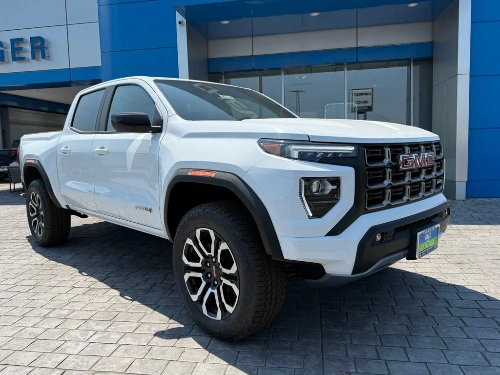 New 2026 Summit White GMC AT4 image 5
