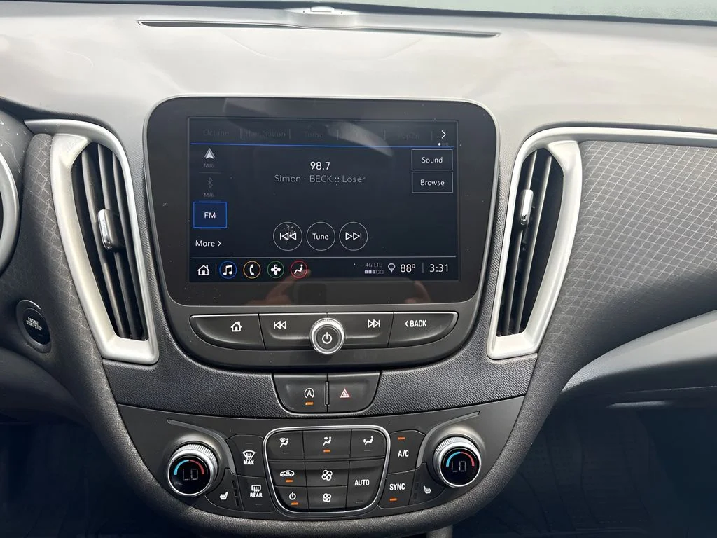 Used 2022 White Chevrolet LT image 8