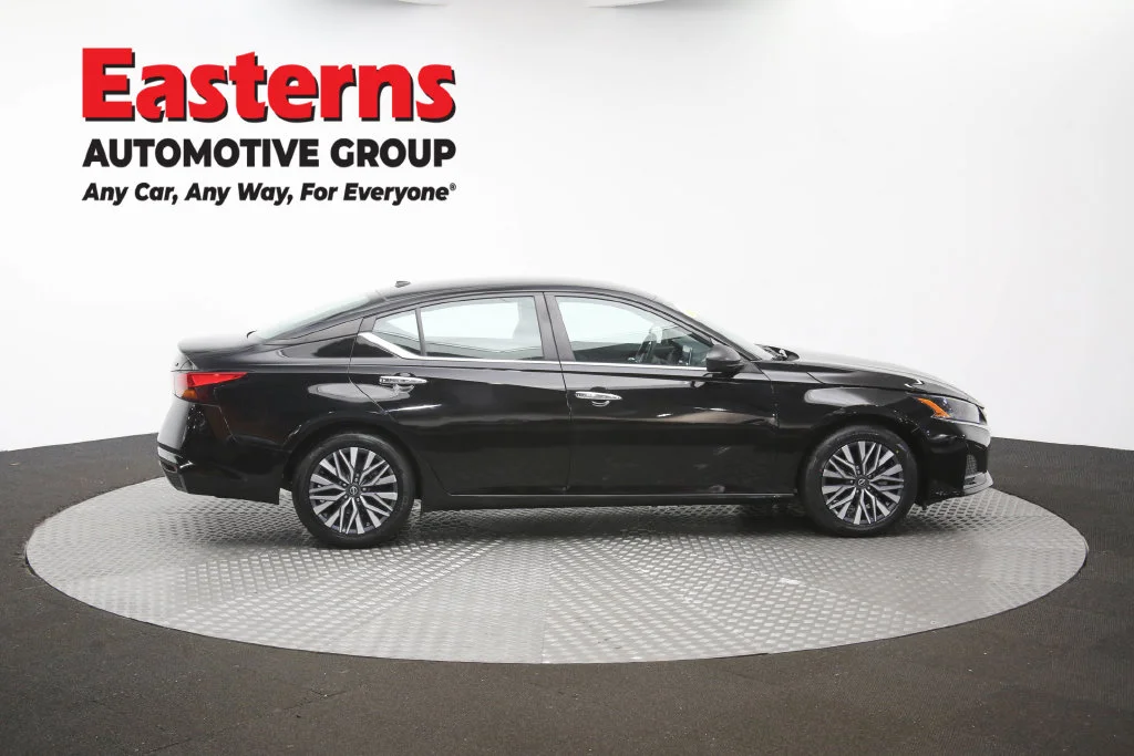 Used 2024 Black Nissan 2.5 SV image 40