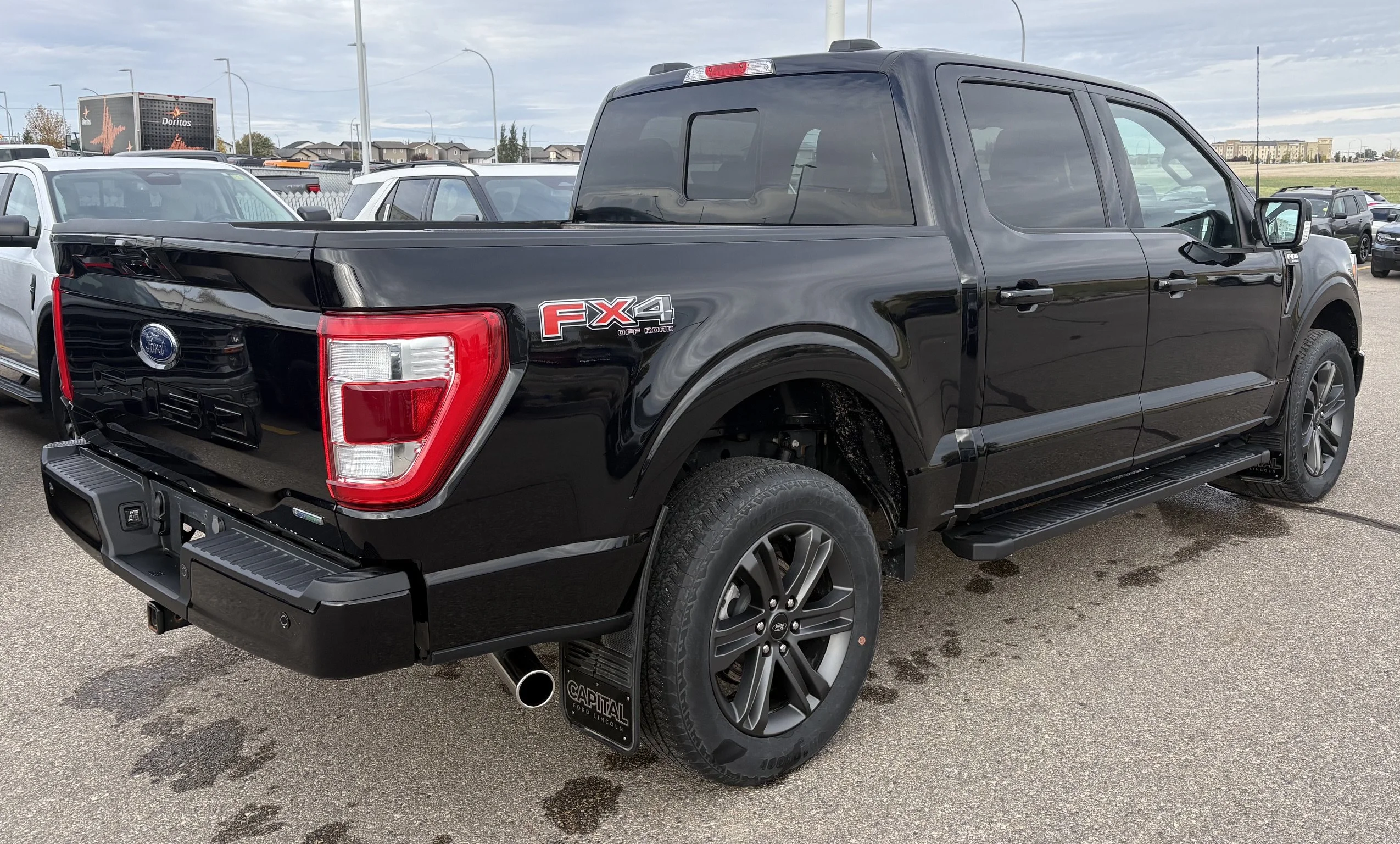 Used 2023 BLACK Ford LARIAT SuperCrew   **New Arrival** image 5