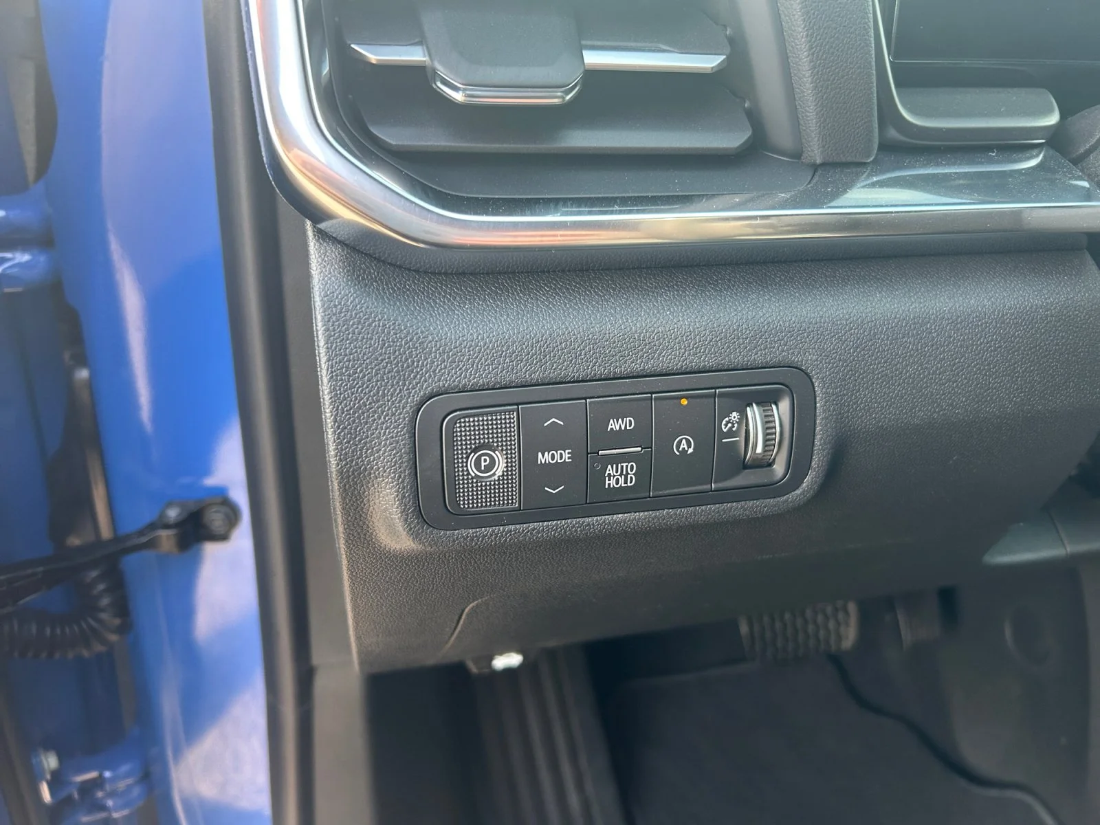 New 2027 Rapids Metallic GMC AWD Elevation image 15