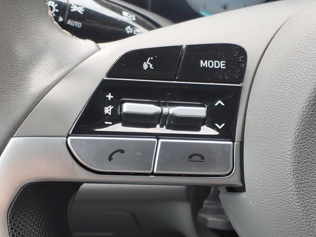 Used 2023  Hyundai SEL image 13