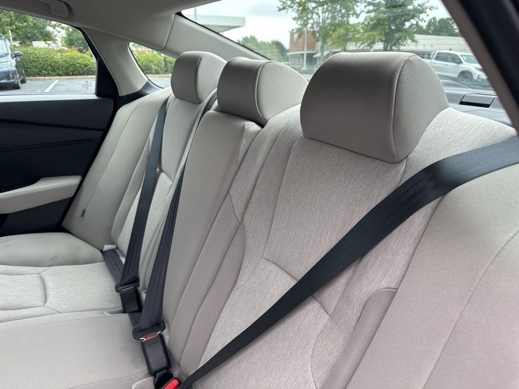 2025 Honda Accord SE - Photo 15