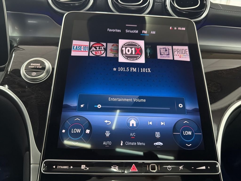 New 2026 Polar White Mercedes-Benz GLC 300 image 34