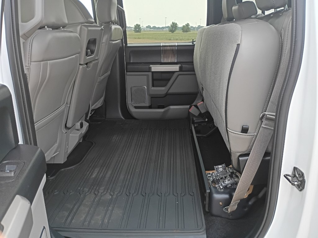 Used 2019 Oxford White Ford LARIAT image 17