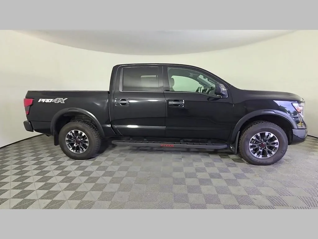 2024 Nissan Titan PRO-4X - Photo 36