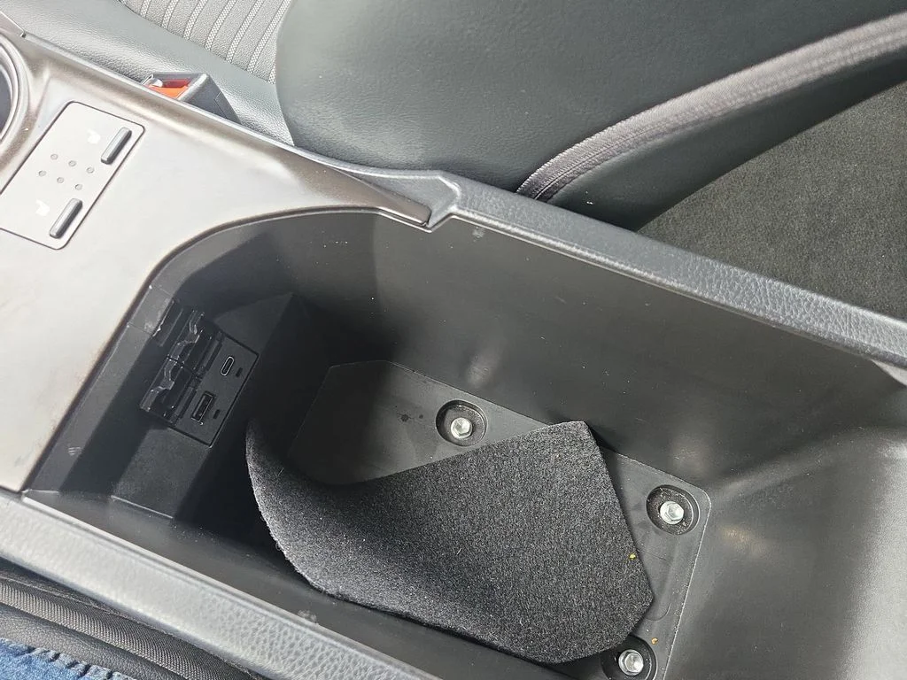 Used 2024  Toyota SE Nightshade image 44