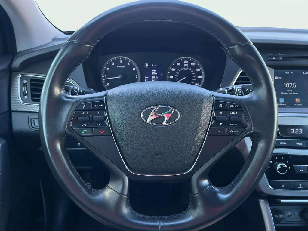 Used 2017 Phantom Black Hyundai Sport image 18