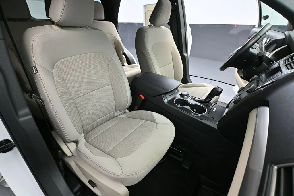 Used 2019 White Ford XLT image 38
