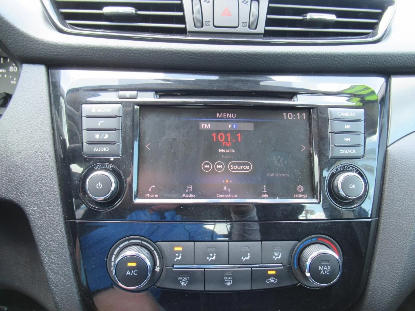 Used 2020 Caspian Blue Nissan S image 27