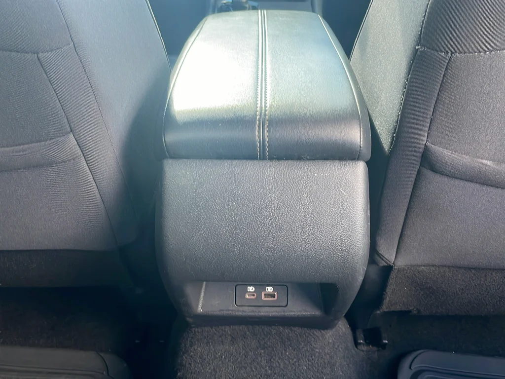 Used 2019 White Nissan 2.5 S image 33