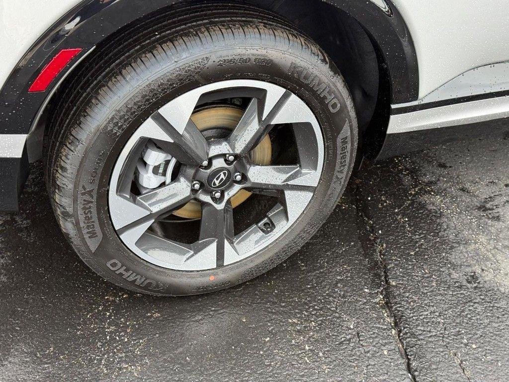 New 2026 Silver Hyundai Limited AWD image 4