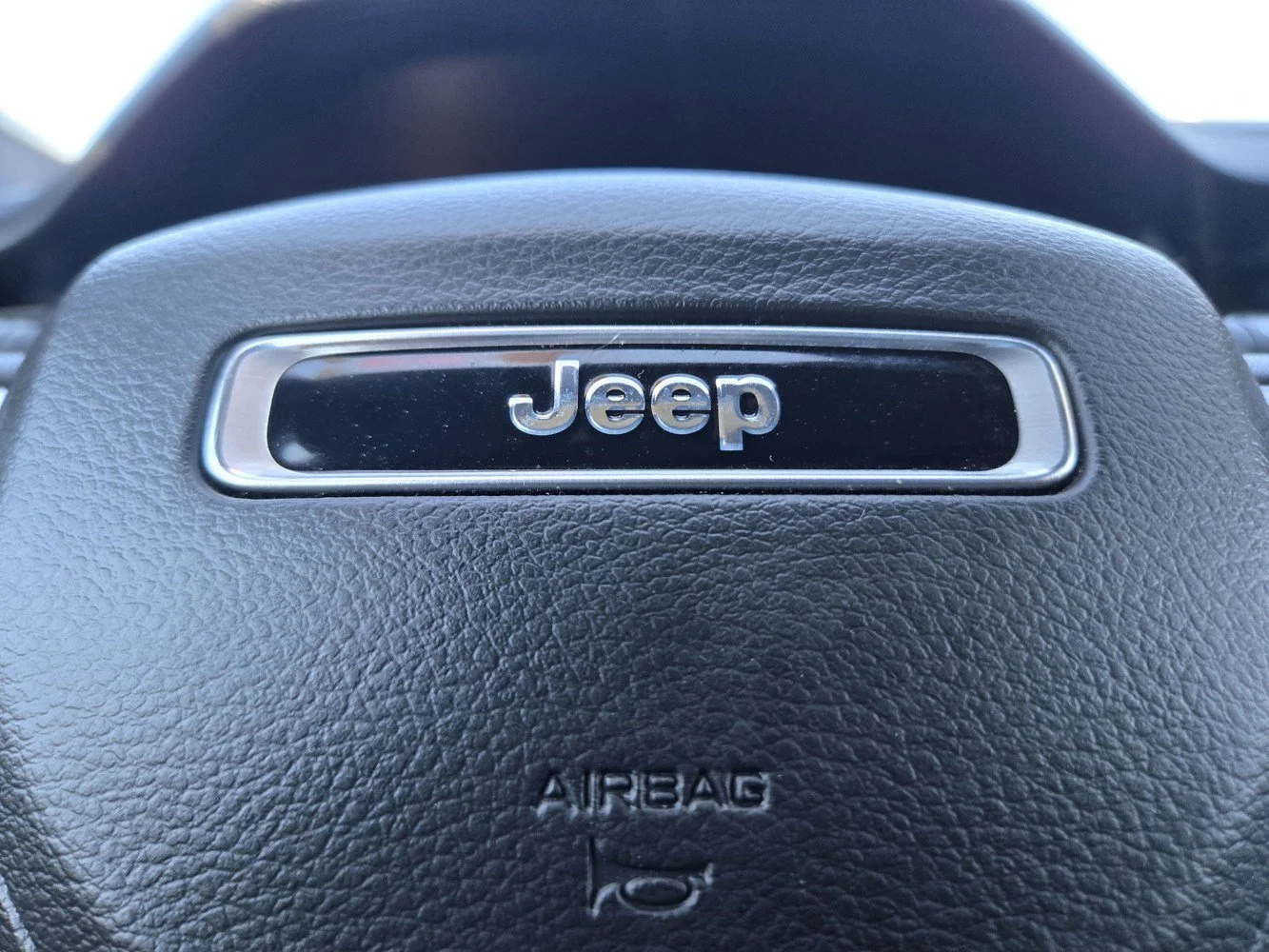 Used 2025 Bright White Clearcoat Jeep Trailhawk image 25