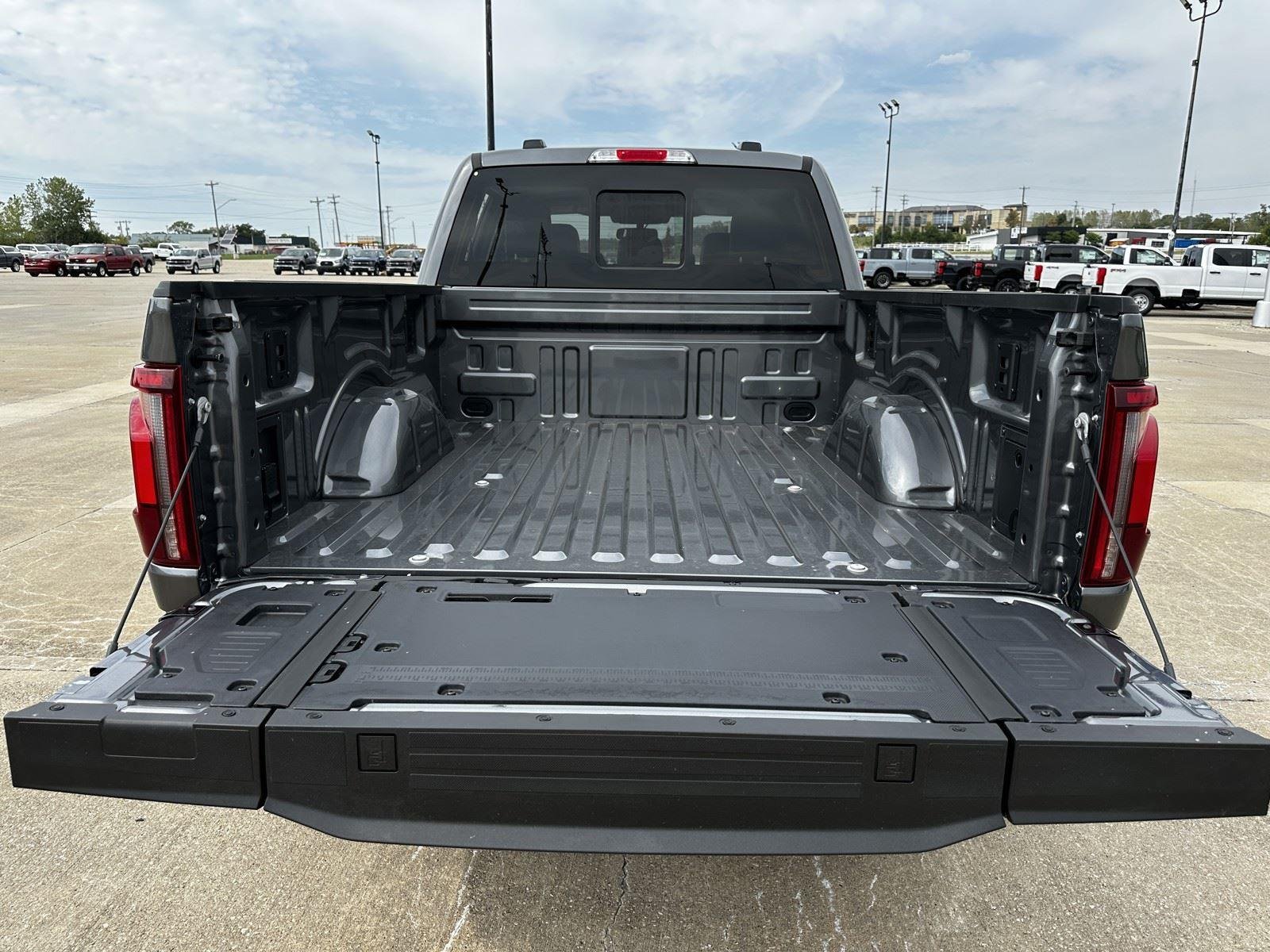 2025 Ford F-150 Lariat - Photo 10