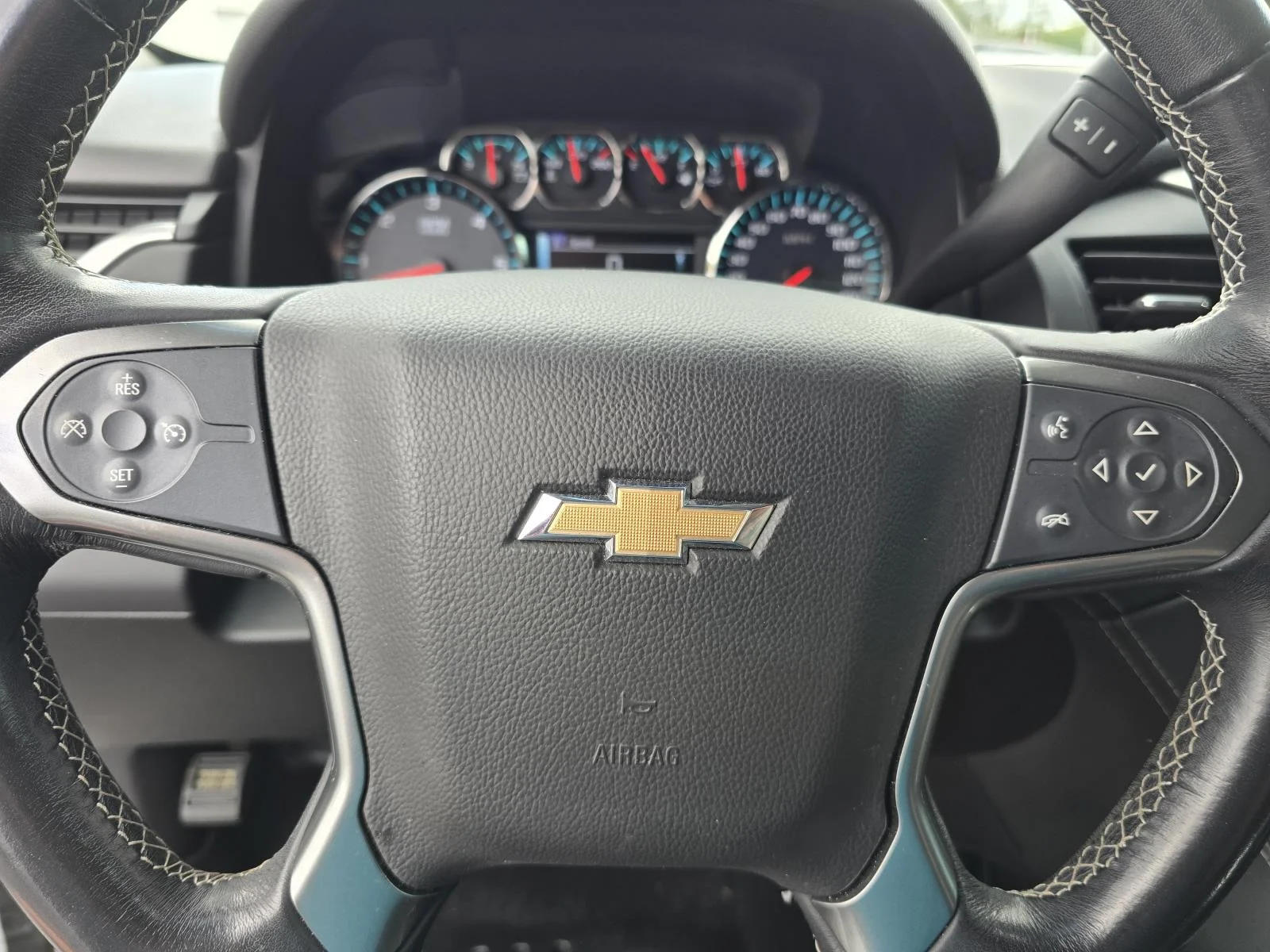Used 2019 SUMMIT WHITE Chevrolet LS image 14