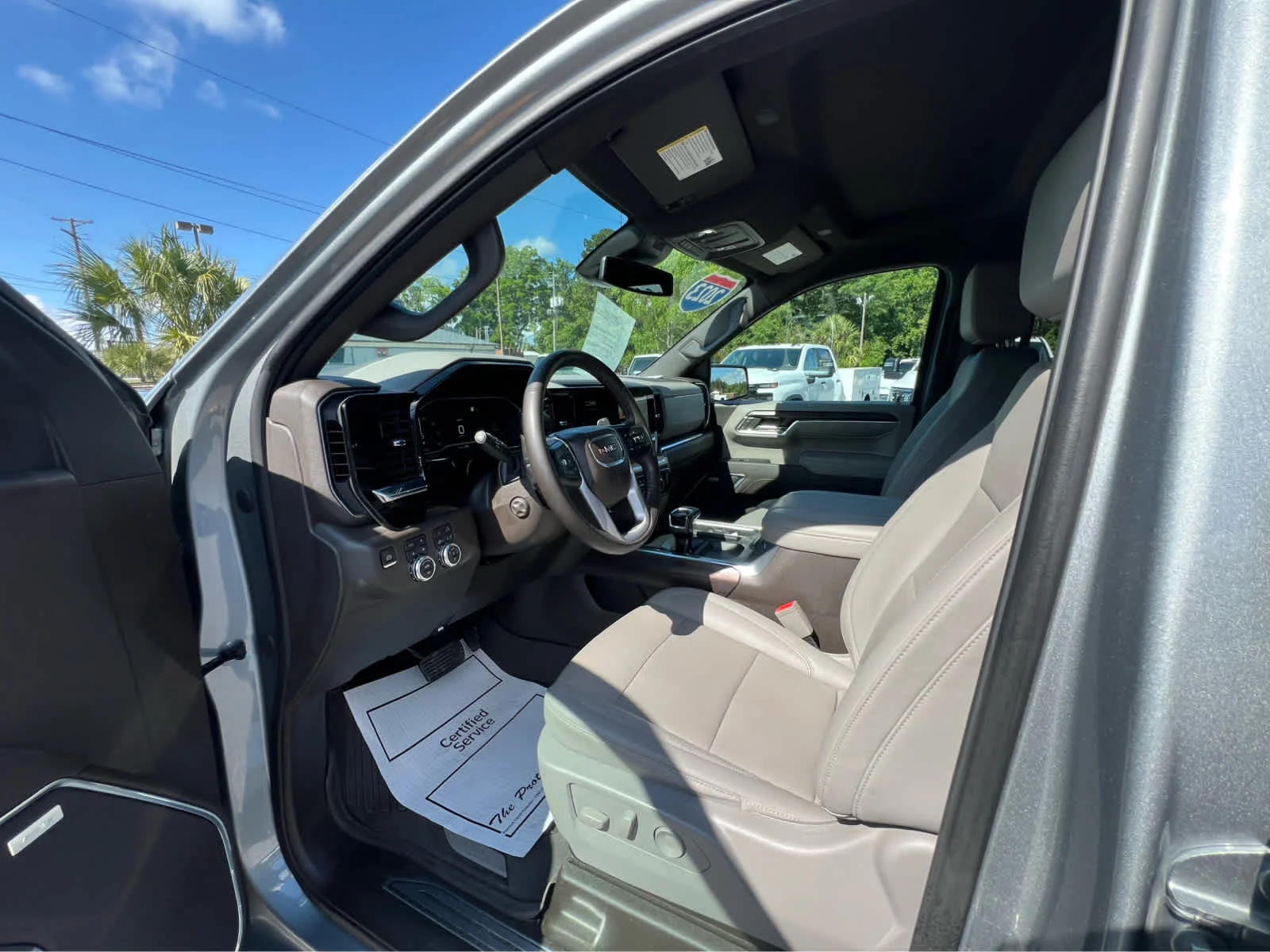 Used 2023 Sterling Metallic GMC SLT image 9