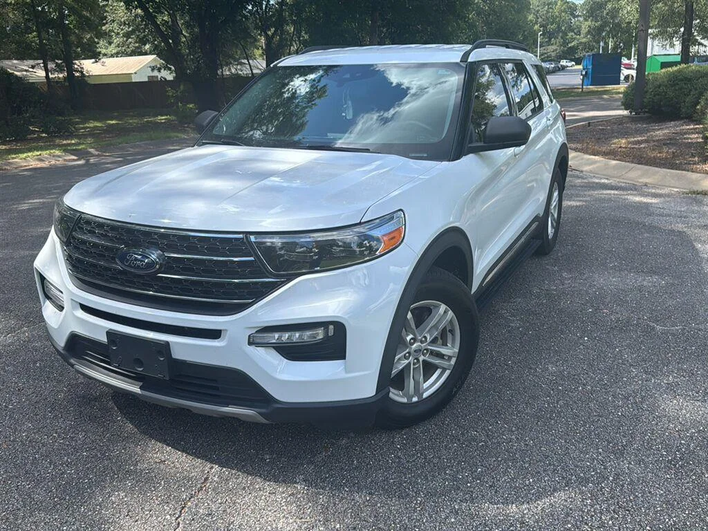 Used 2021 Oxford White Ford XLT image 3