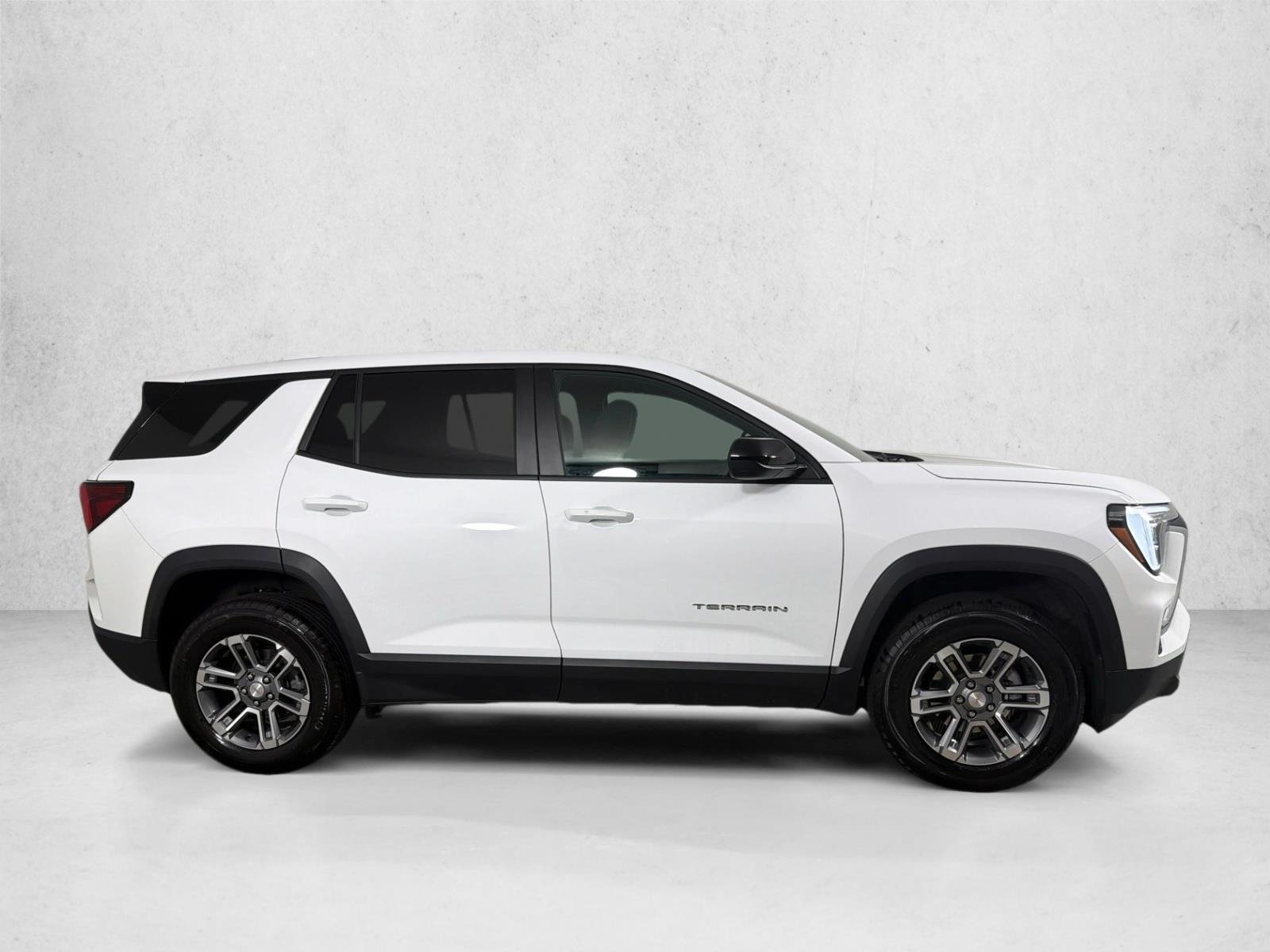 Used 2026 White GMC FWD Elevation image 3