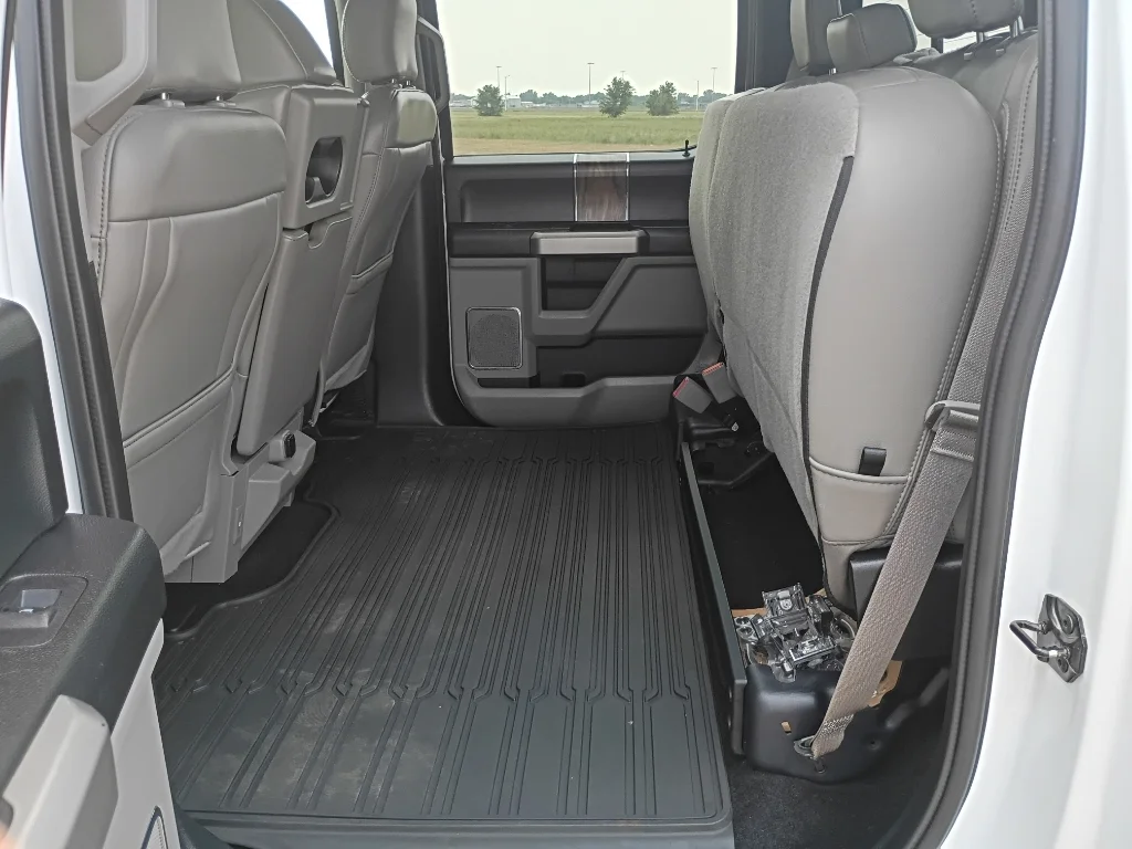 Used 2019 Oxford White Ford LARIAT image 17