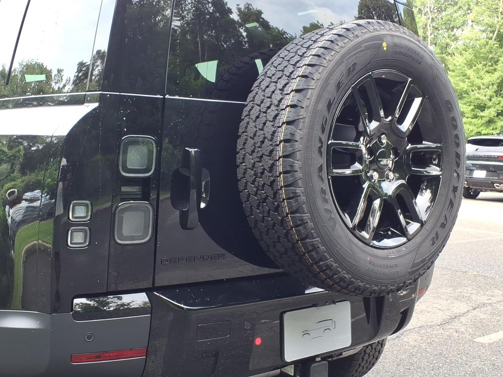New 2026 Santorini Black Land Rover 110 S image 16