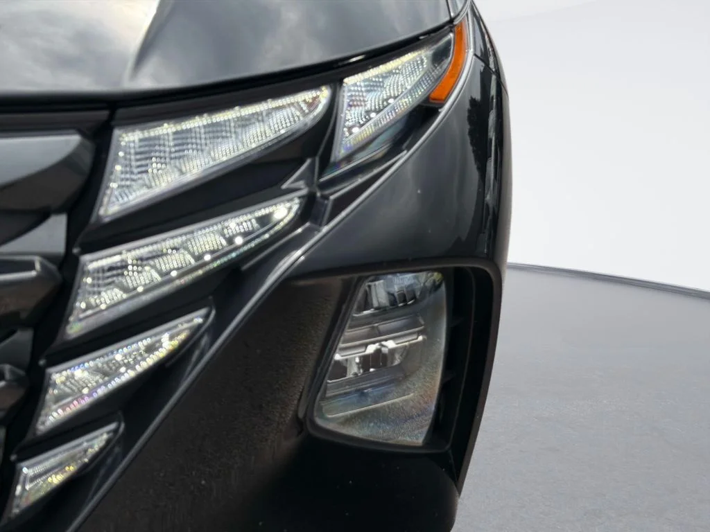 Used 2023 Black Hyundai SEL image 10