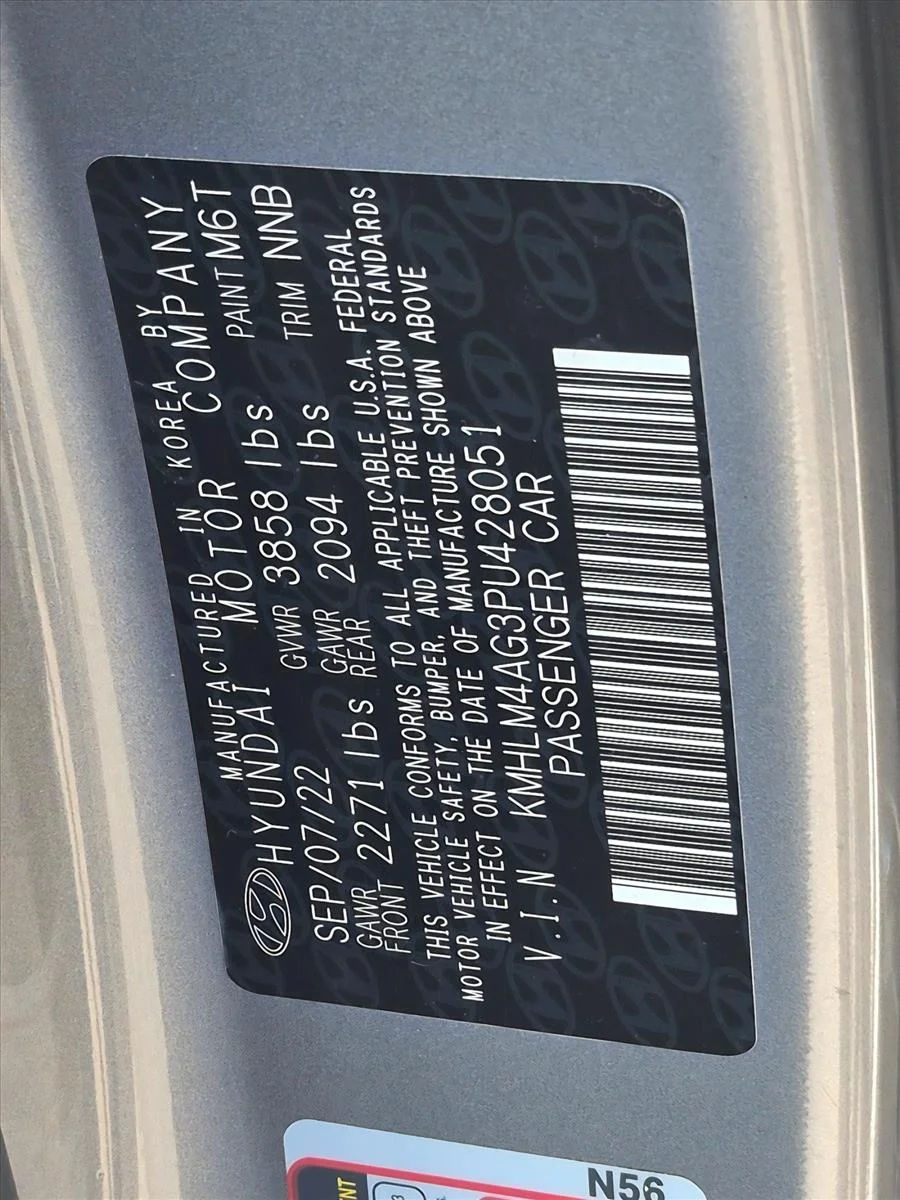 Used 2023 Fluid Metal Hyundai SEL image 17