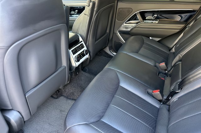 New 2026 Obsidian Black Satin Land Rover SE image 11