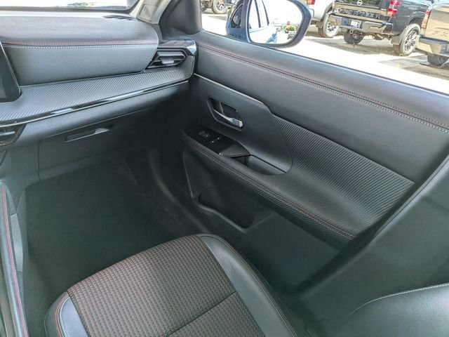 Used 2025 White Nissan SR image 13