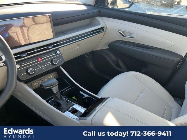 New 2025 White Hyundai SE AWD image 25