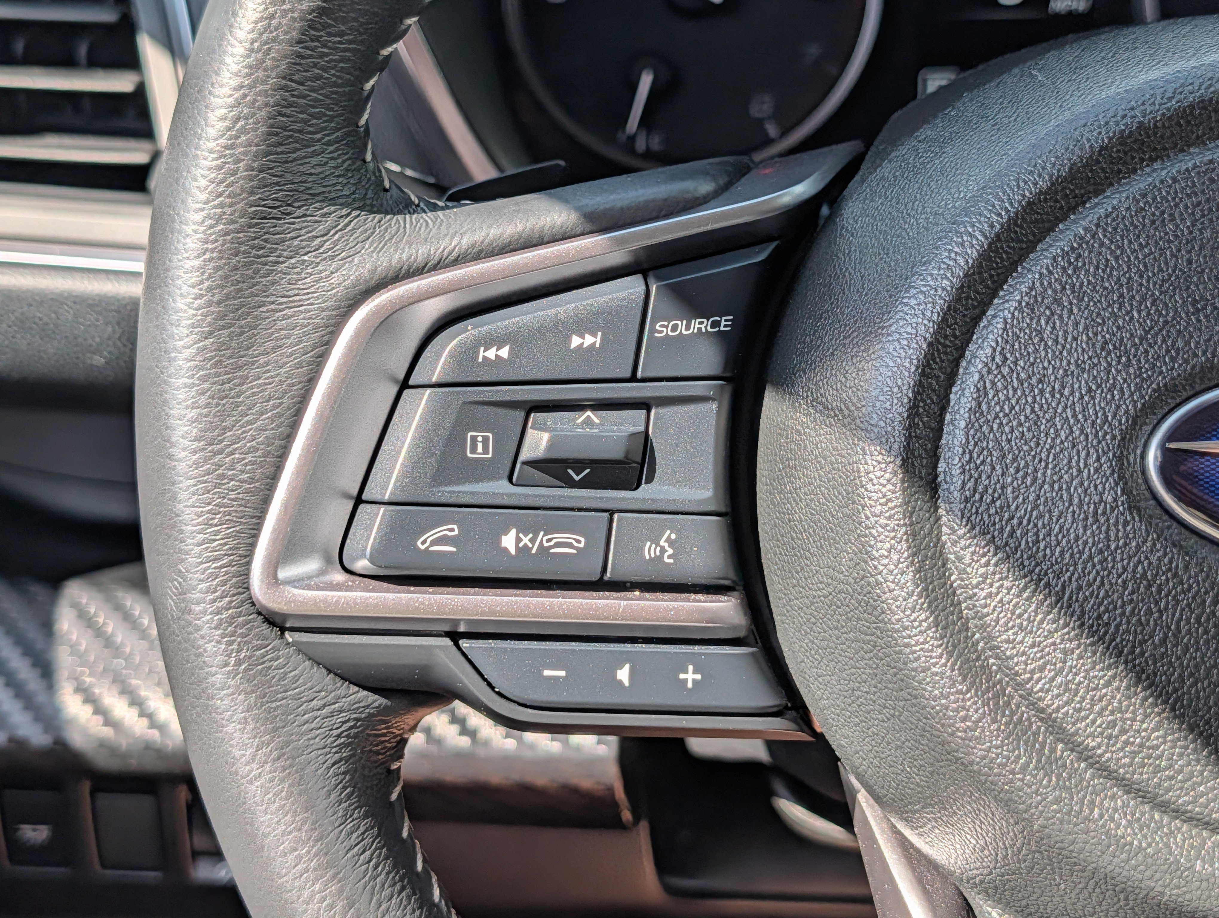 Used 2025 Magnetite Gray Metallic Subaru Premium image 31