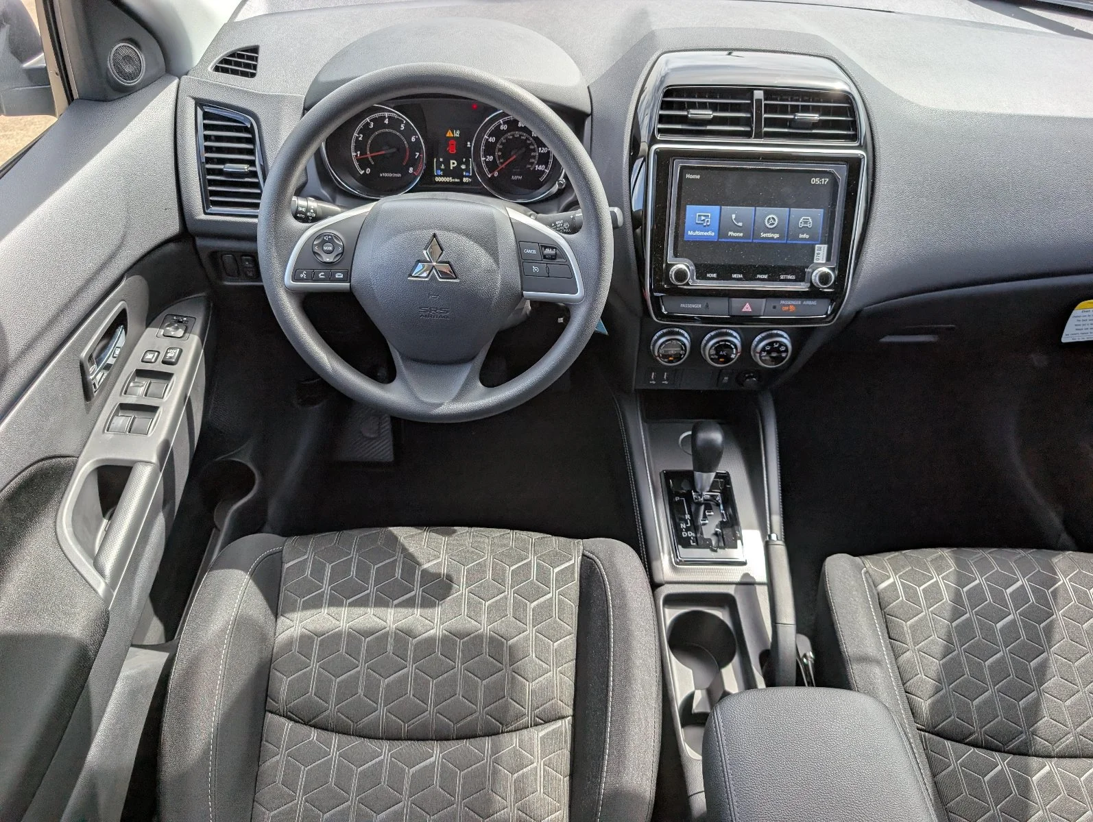 New 2027 Gray Mitsubishi 2.0 ES image 29