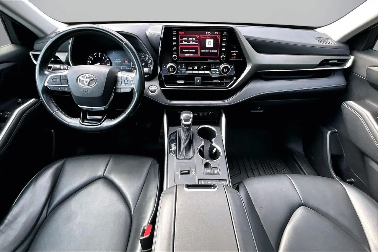Certified Used 2021 Silver Toyota XLE image 13