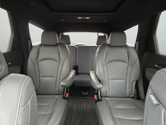 Used 2023 Black Buick Essence image 34