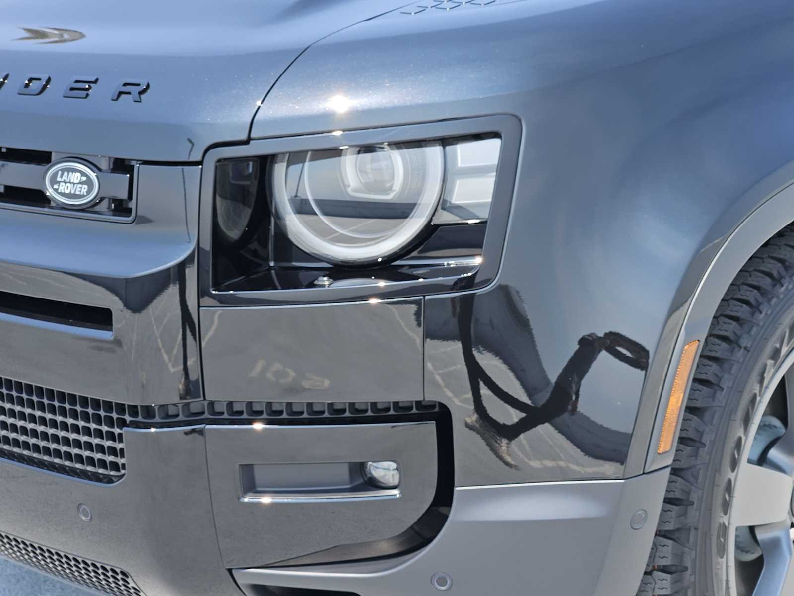 New 2026 Santorini Black LAND ROVER S image 8