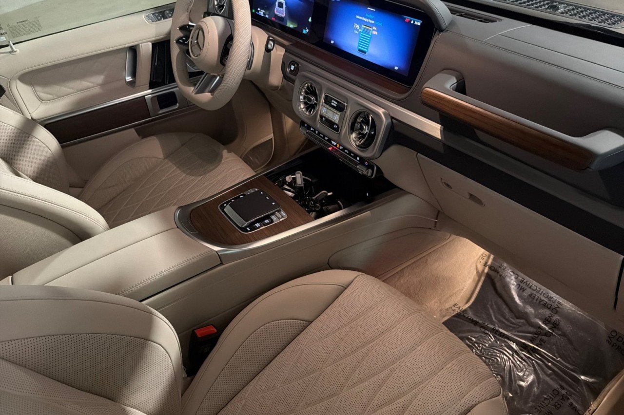 New 2026 Indium Grey Metallic Mercedes-Benz G 580e SUV image 15
