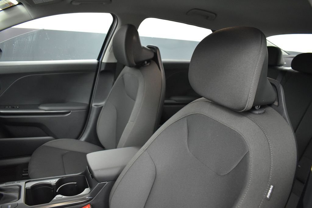 New 2026 Deep Sea Blue Kia LXS image 9