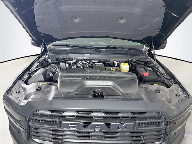 New 2026 Diamond Black Crystal Pearl-Coat Exterior Paint RAM Tradesman image 26