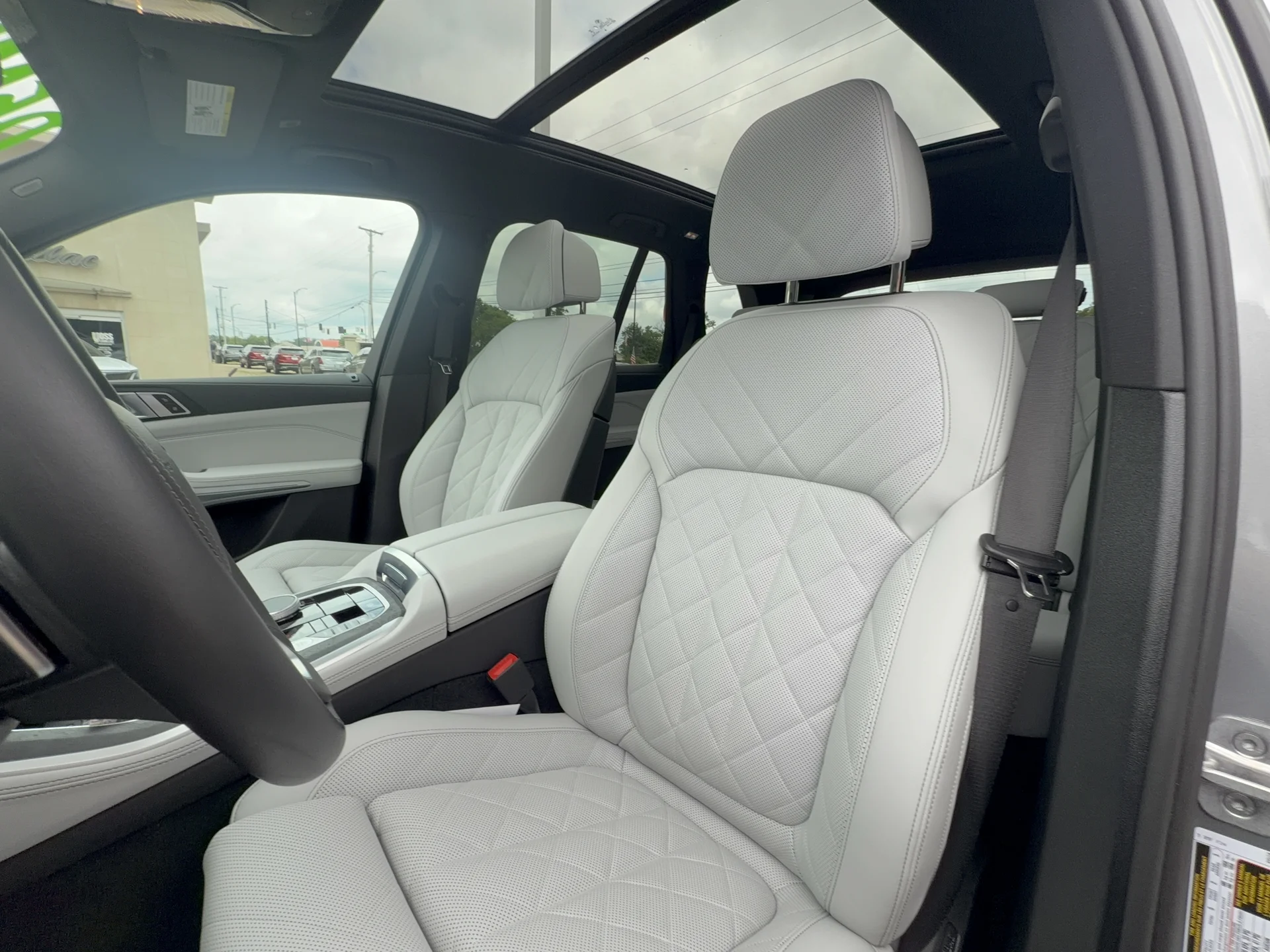 New 2026 Skyscraper Grey Metallic BMW xDrive40i image 11