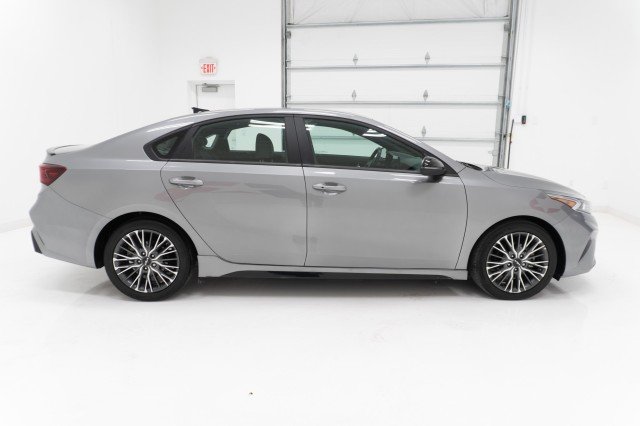 Used 2022 Steel Gray Kia GT-Line image 4