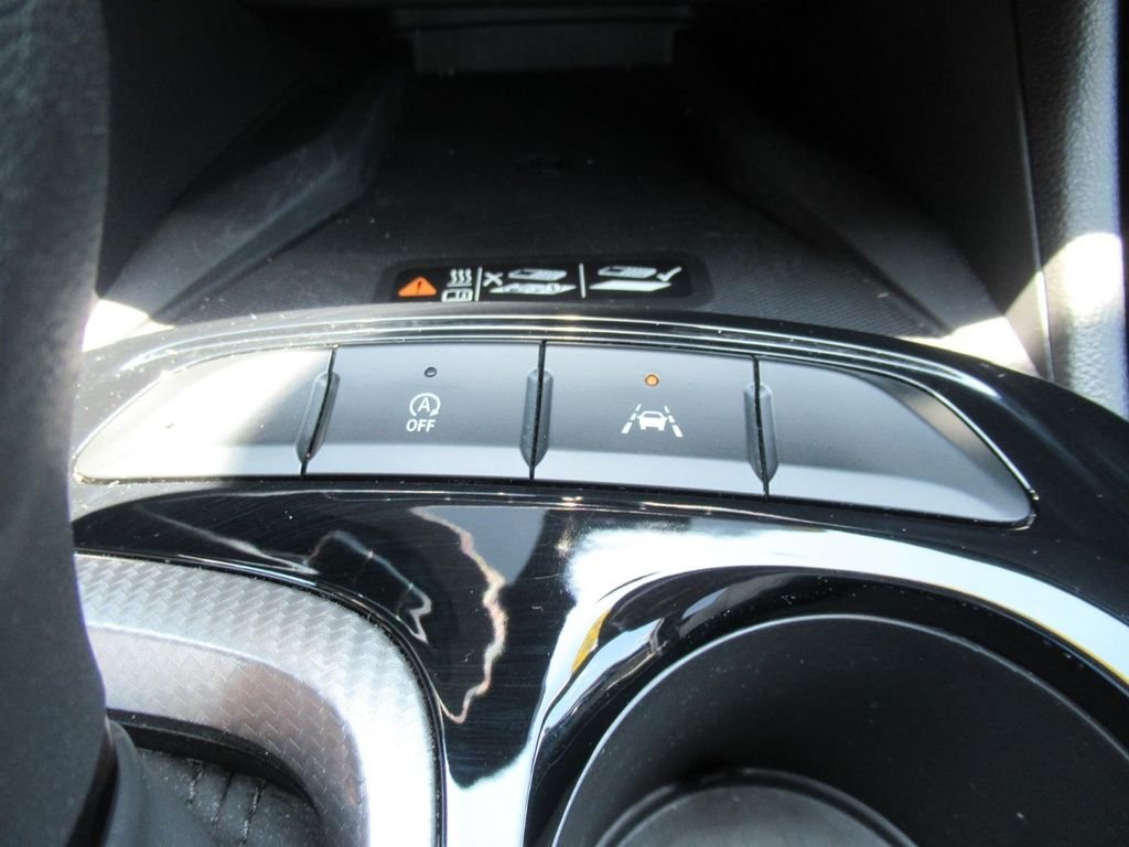 Used 2024 White Buick Avenir image 27
