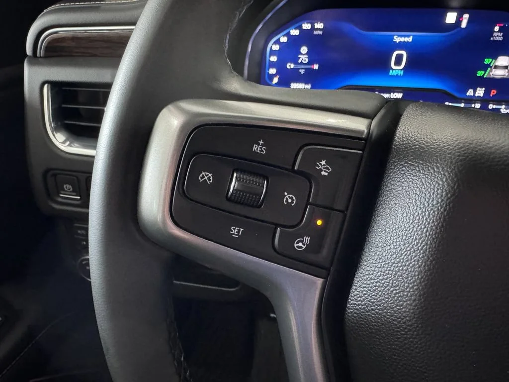 Certified Used 2023 Iridescent Pearl Tricoat Chevrolet Premier image 18