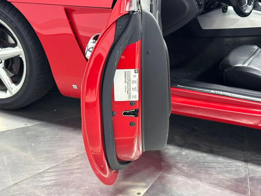 Used 2007 Red Saturn Base image 33