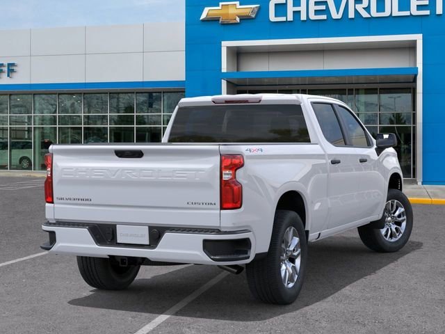 New 2026 Summit White Chevrolet Custom image 4