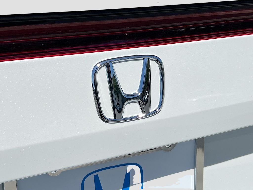 New 2026 Platinum White Pearl Honda FWD Sport image 17